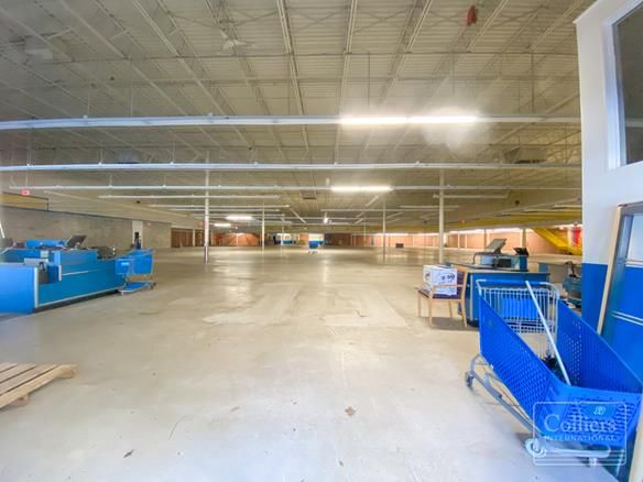 Oaks Mall Plaza: 6707 W Newberry Rd, Gainesville, FL 32605
